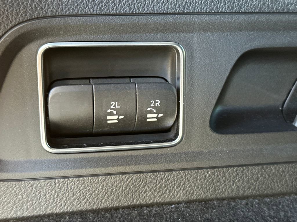 Certified 2025 Mercedes-Benz GLS 63 AMG 4MATIC image 37