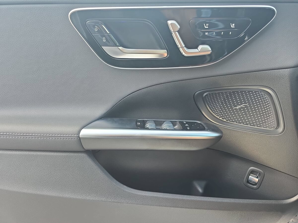 New 2026 Mercedes-Benz C 300 4MATIC Sedan image 25