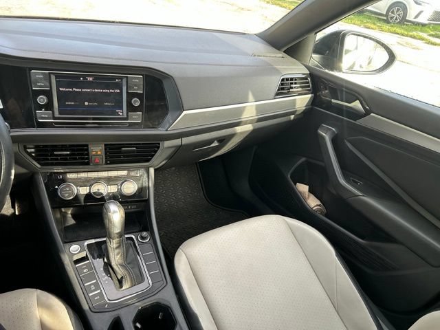 Used 2020 Volkswagen Jetta R-Line w/ R-Line Cold Weather Package FWD image 11