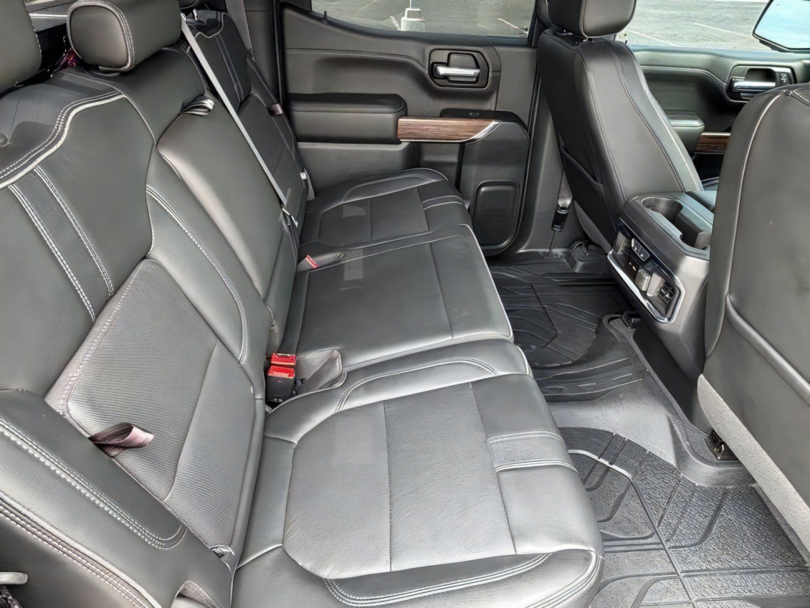 Used 2019 Chevrolet Silverado 1500 High Country w/ Technology Package AWD/4WD image 27