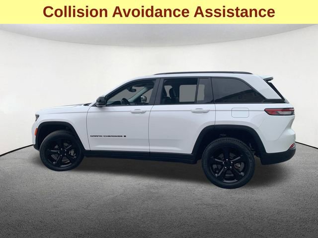 Used 2023 Jeep Grand Cherokee Limited w/ Black Appearance Package image 6