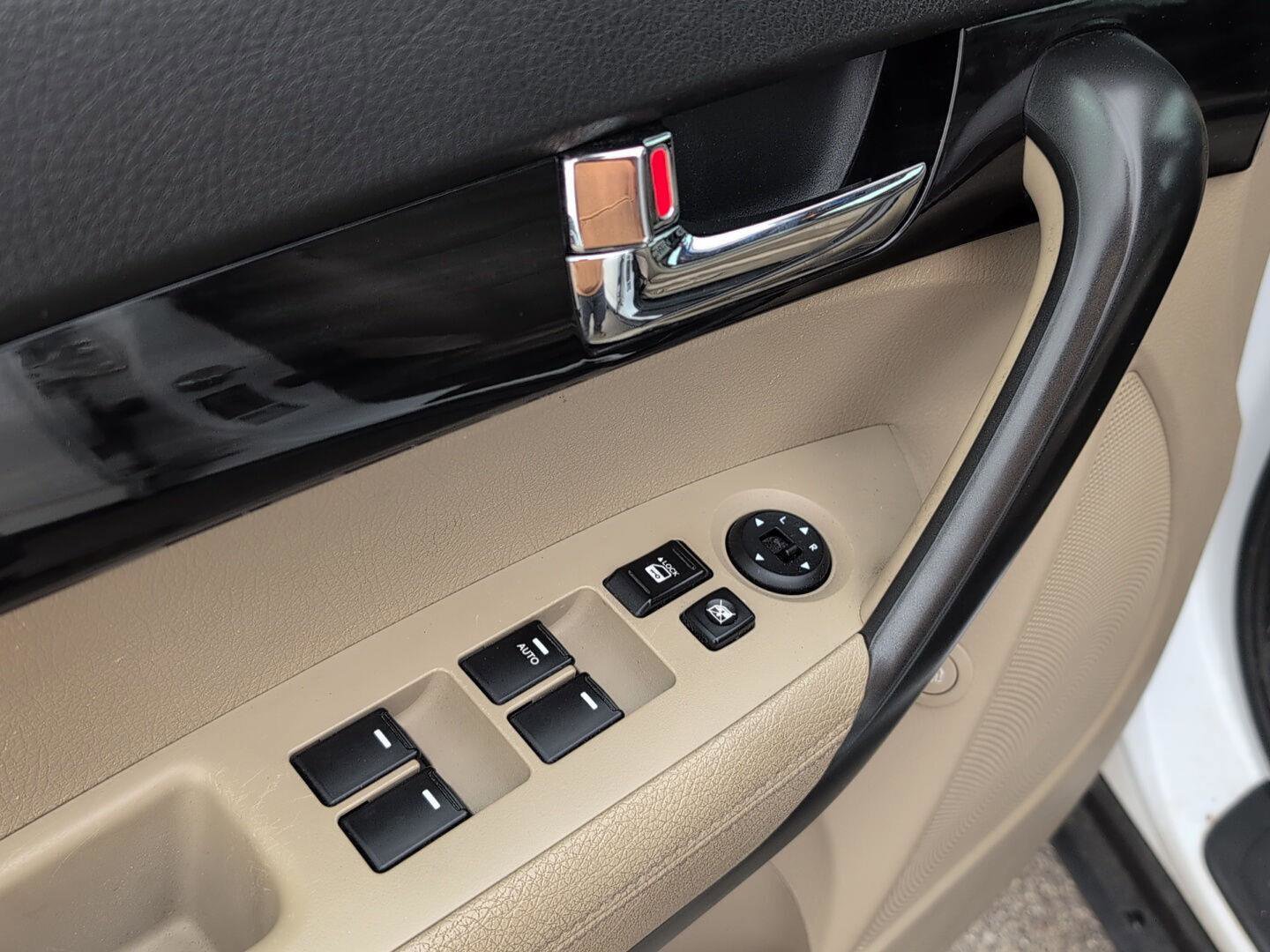 Used 2011 Kia Sorento EX image 18