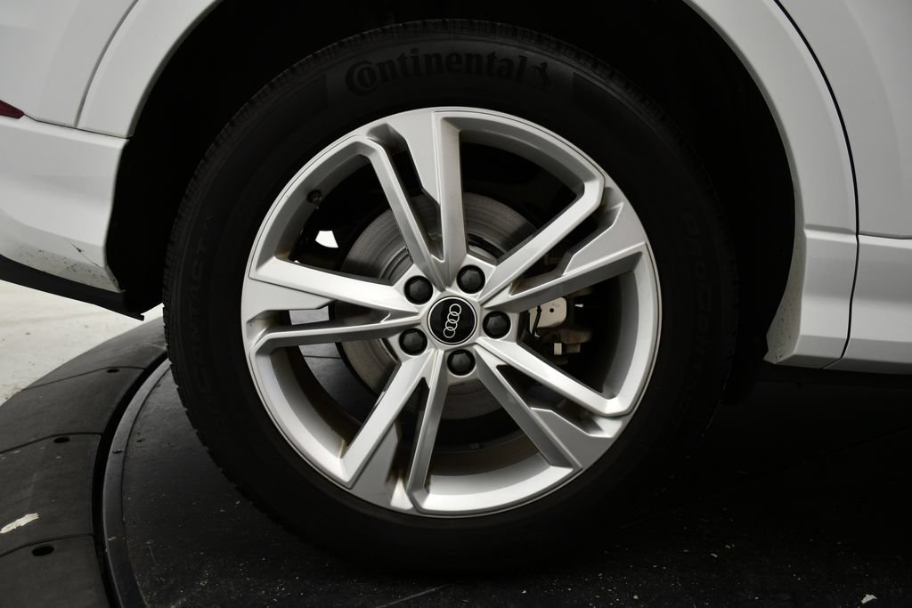Certified 2023 Audi Q3 2.0T Premium w/ 19" Wheel Package AWD/4WD image 15