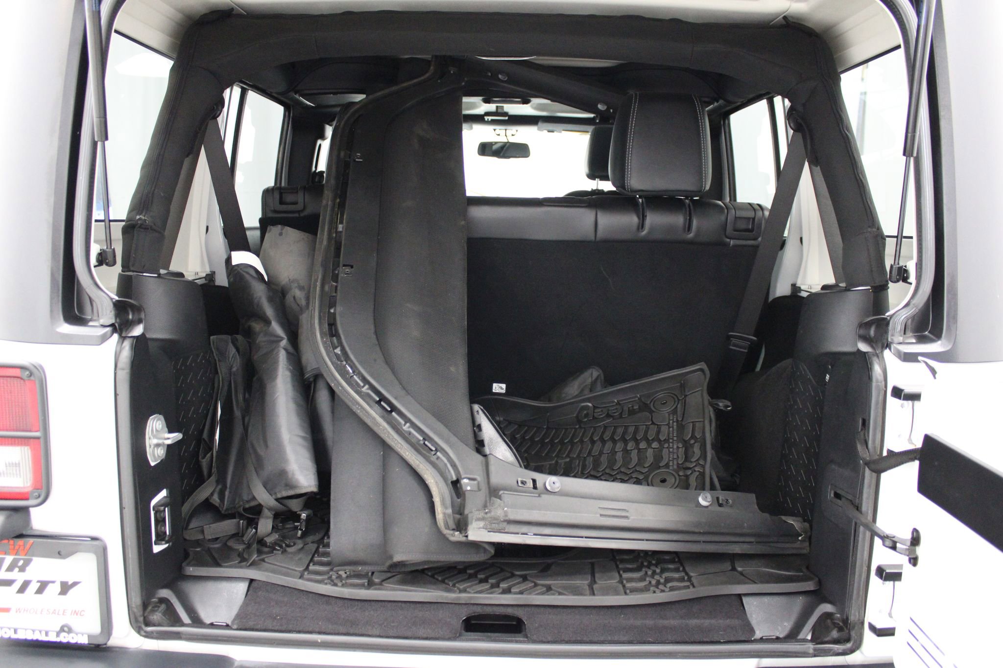 Used 2017 Jeep Wrangler Unlimited Rubicon image 16