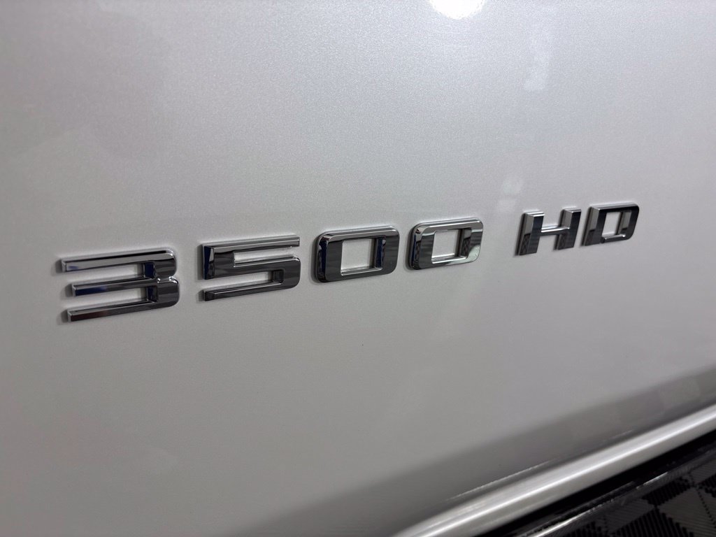 Certified 2023 Chevrolet Silverado 3500 High Country AWD/4WD image 4