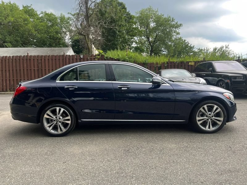 Used 2018 Mercedes-Benz C 300 4MATIC Sedan image 8