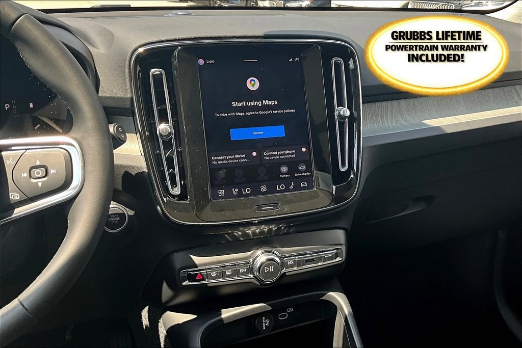 New 2026 Volvo XC40 B4 Core w/ Climate Package image 18