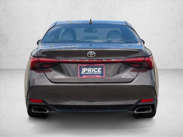 Used 2019 Toyota Avalon XLE w/ Moonroof Package image 7