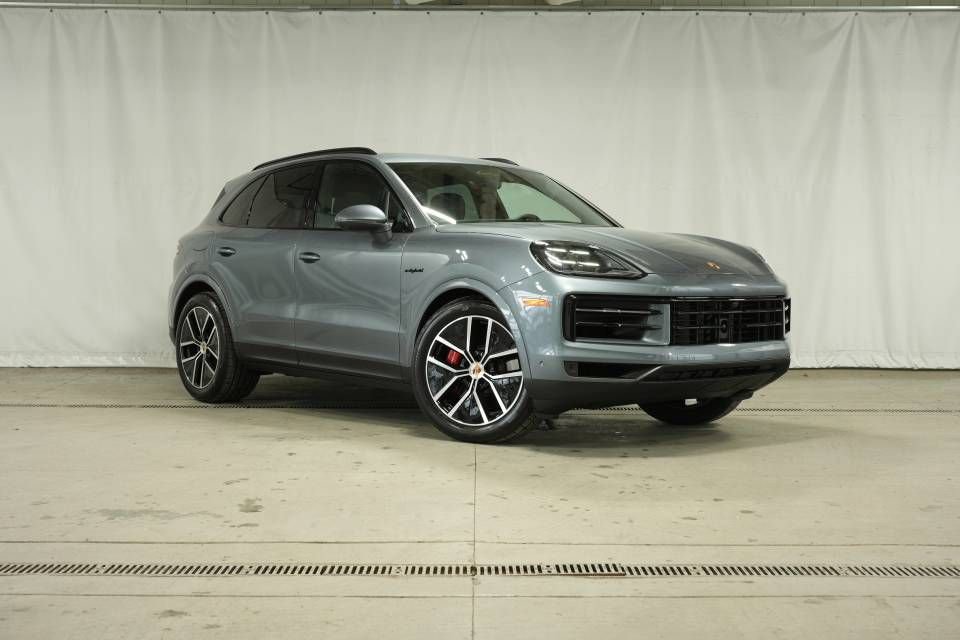 New 2026 Porsche Cayenne S image 9