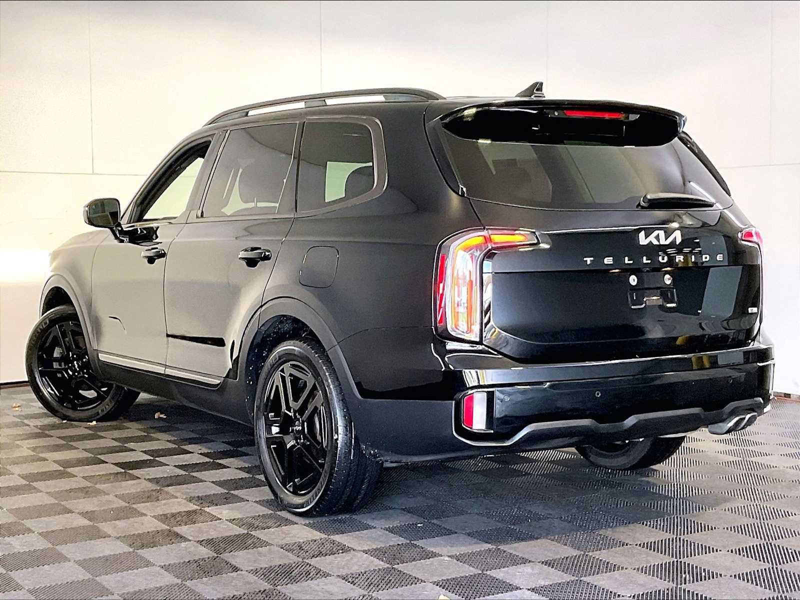 Used 2024 Kia Telluride SX Prestige X-Line AWD/4WD image 3