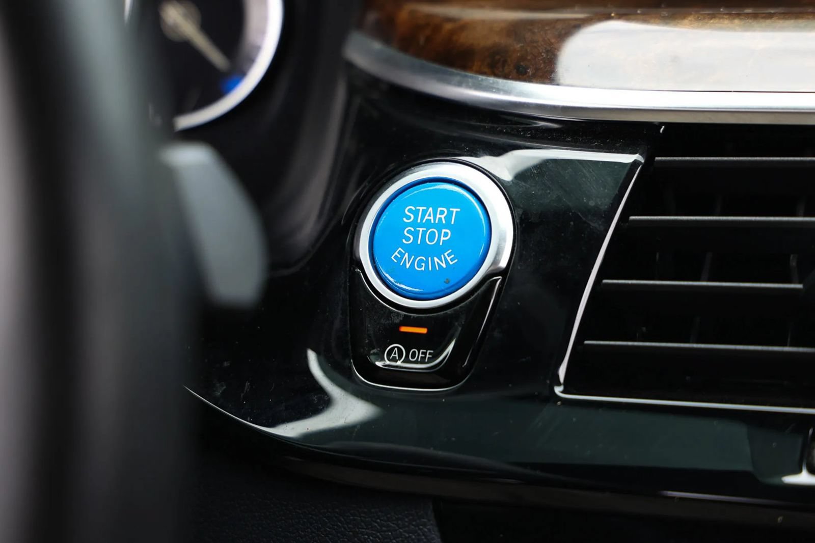 Used 2017 BMW 540i xDrive AWD/4WD image 30
