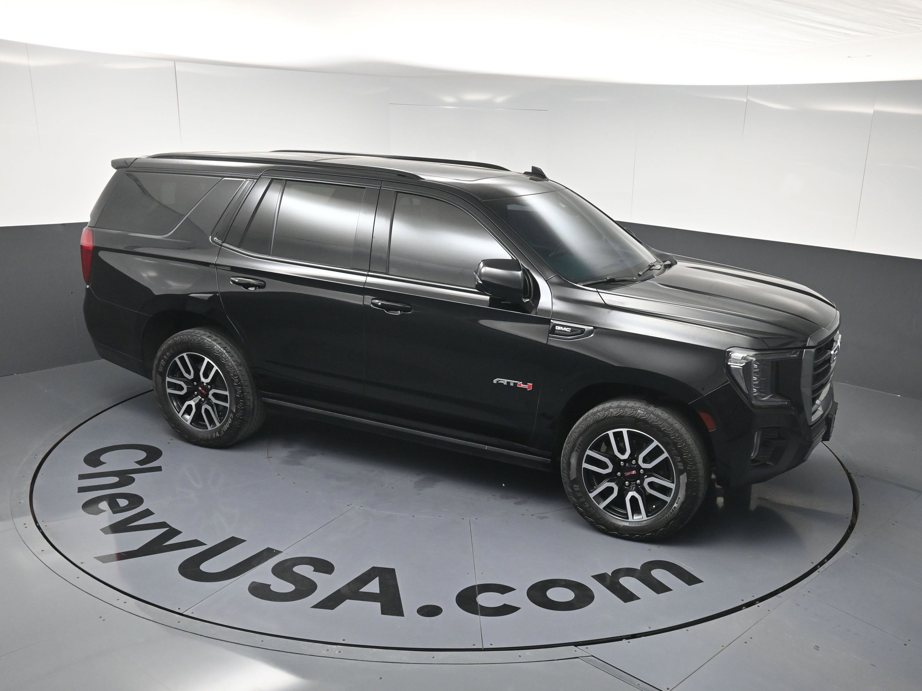 Used 2024 GMC Yukon AT4 w/ Technology Package image 33
