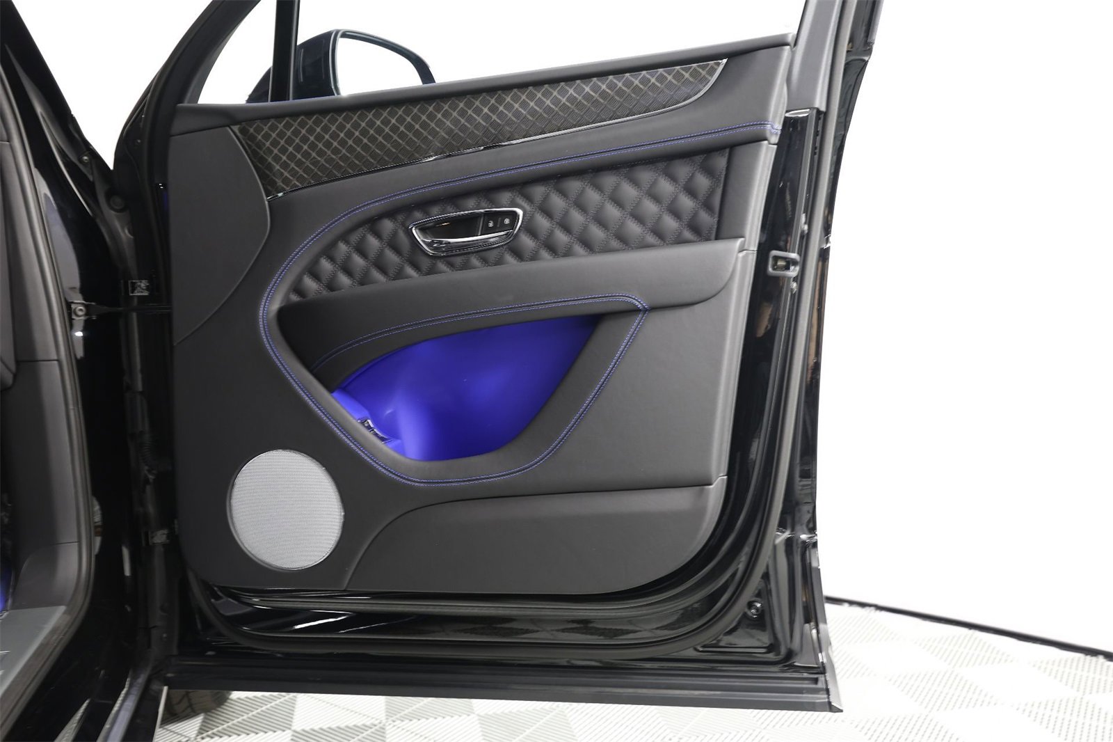 New 2025 Bentley Bentayga image 32