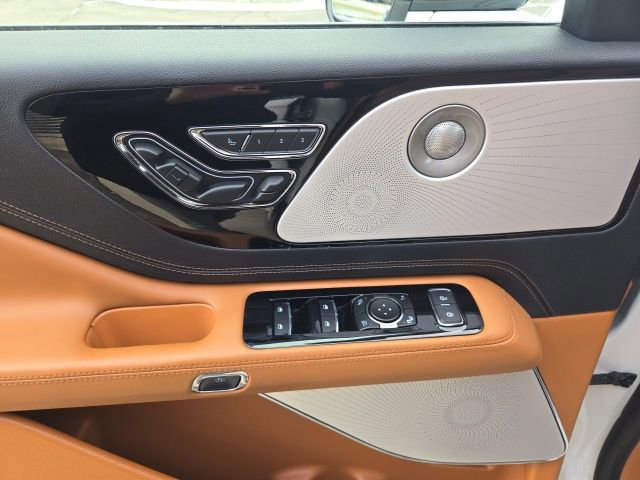 Certified 2023 Lincoln Aviator Black Label w/ Dynamic Handling Package image 39