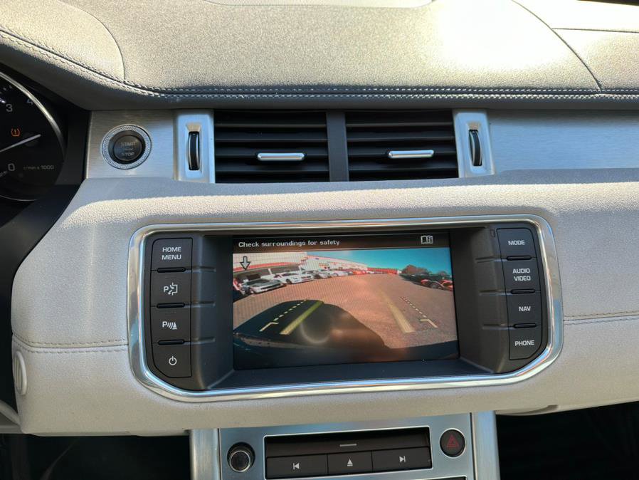 Used 2015 Land Rover Range Rover Evoque Pure Premium image 22