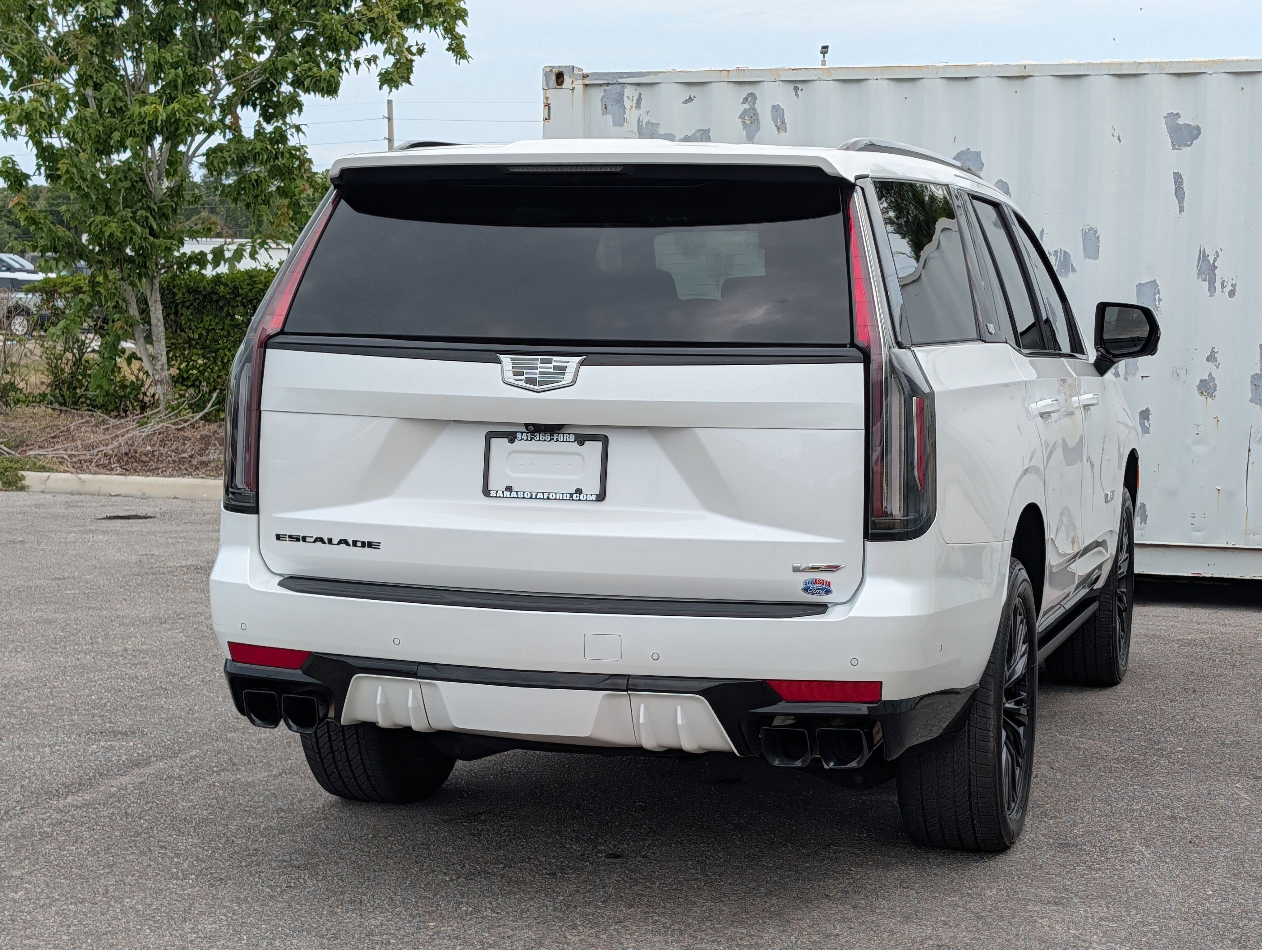 Used 2024 Cadillac Escalade V w/ LPO, ONYX Package AWD/4WD image 4