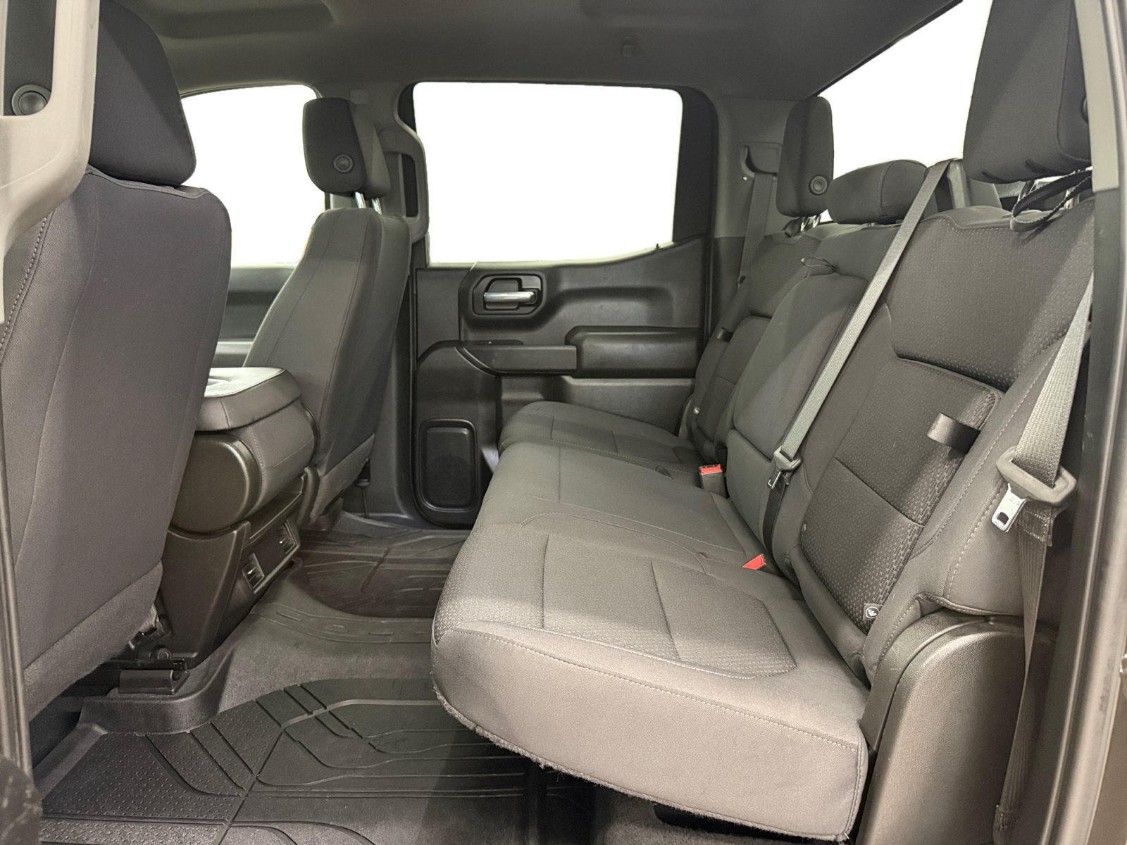 Used 2022 Chevrolet Silverado 1500 Custom w/ Safety Confidence Package AWD/4WD image 10