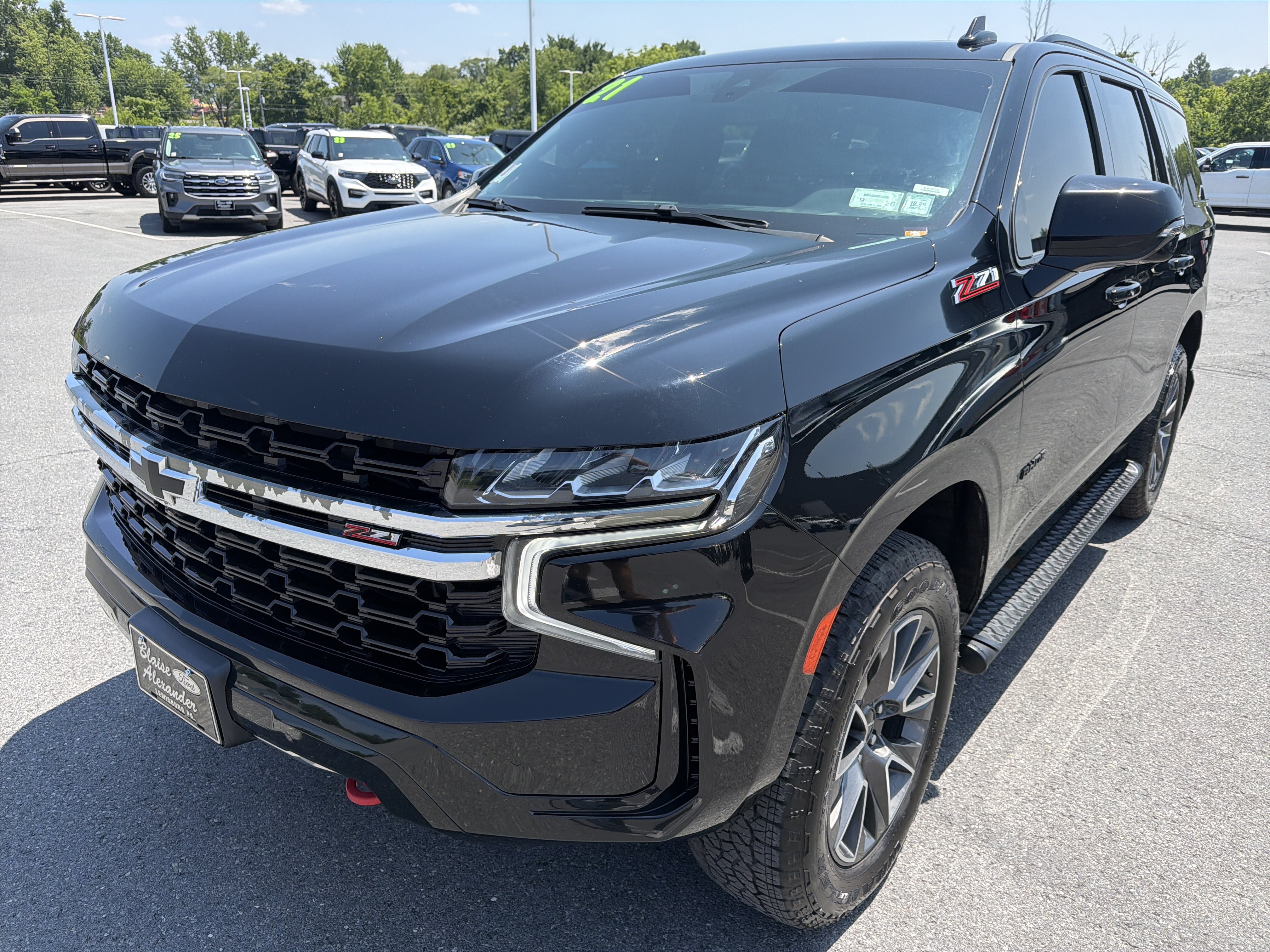 Used 2021 Chevrolet Tahoe Z71 w/ Z71 Signature Package AWD/4WD image 8