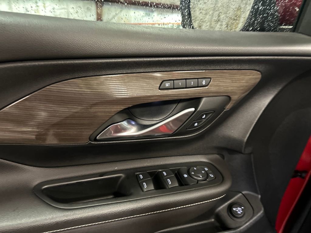 Used 2022 GMC Terrain Denali w/ Denali Premium Package image 13