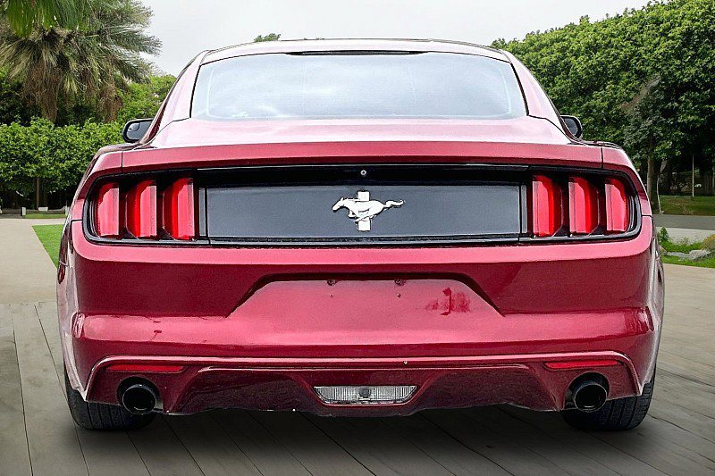 Used 2015 Ford Mustang Coupe image 4