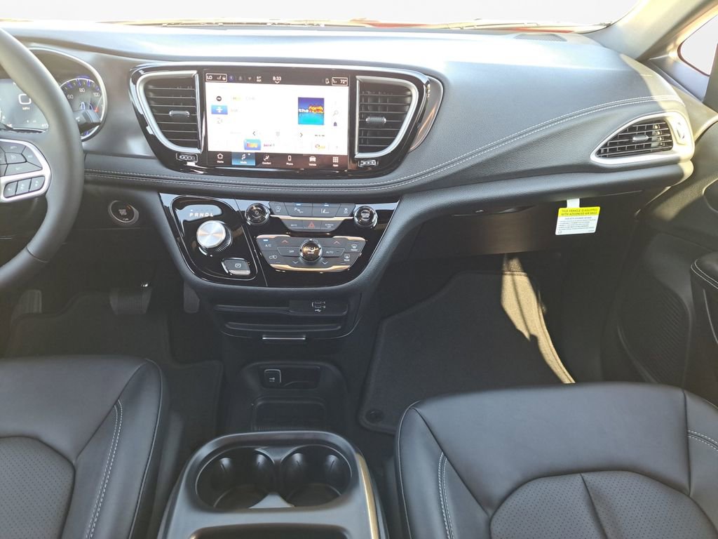 New 2026 Chrysler Pacifica Select FWD image 3