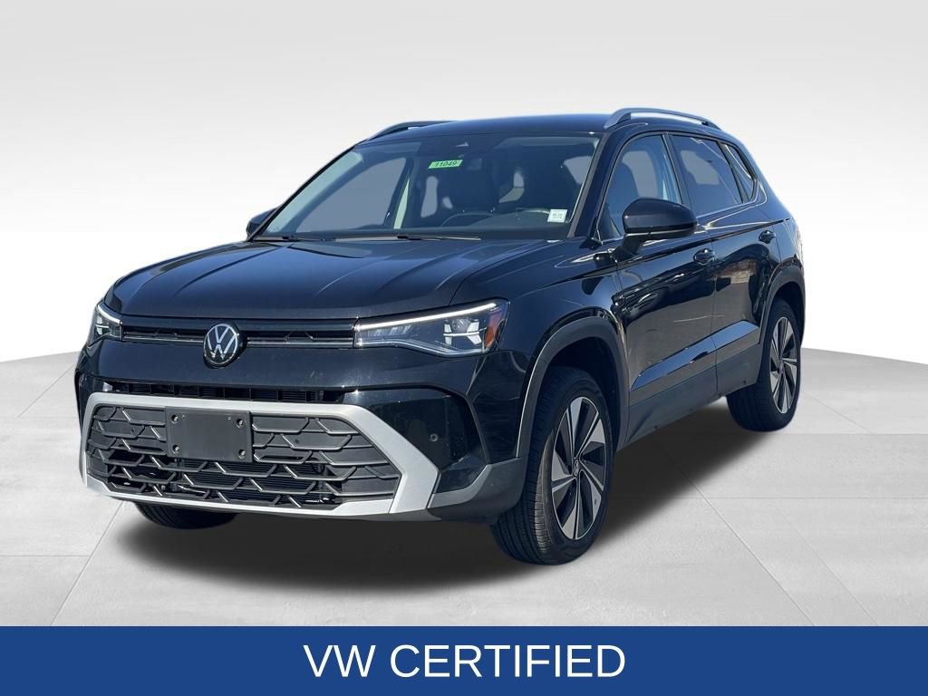Certified 2025 Volkswagen Taos SE w/ Panoramic Sunroof Package image 2