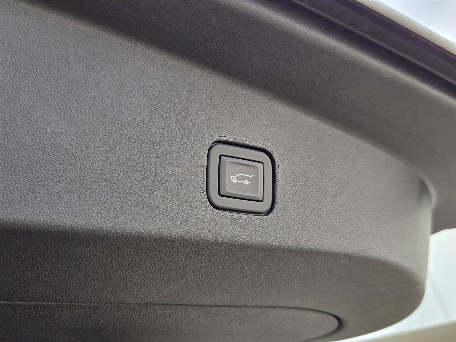 New 2026 Cadillac Lyriq Sport w/ LPO, Floor Liner Package AWD/4WD image 32