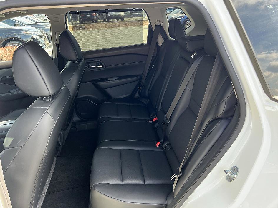 Certified 2023 Nissan Rogue SV w/ SV Premium B Package image 15