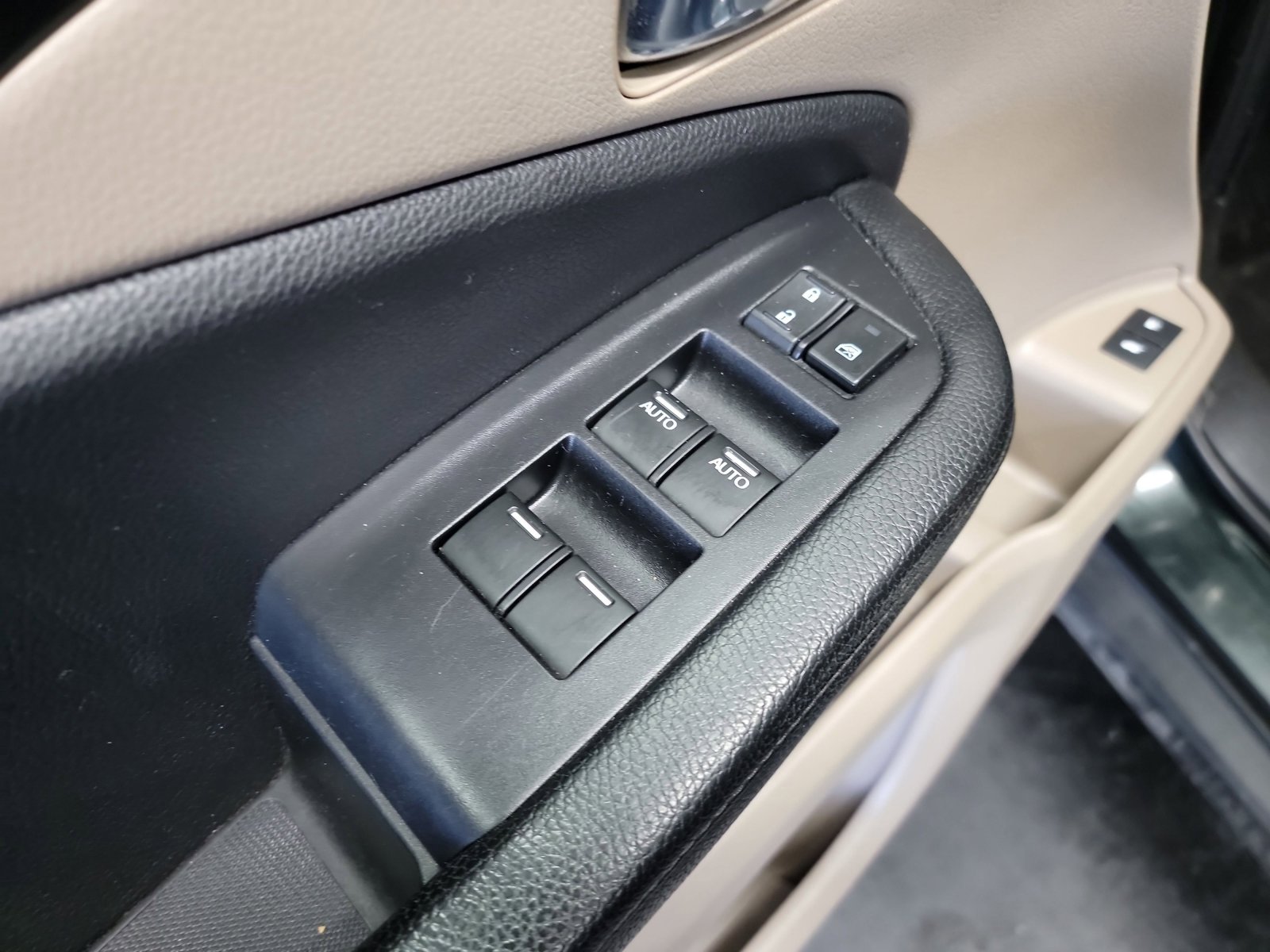 Used 2019 Honda Pilot Touring image 14