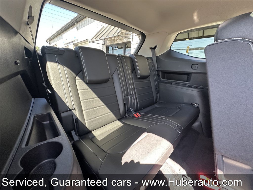 Used 2025 Volkswagen Atlas SEL AWD/4WD image 24