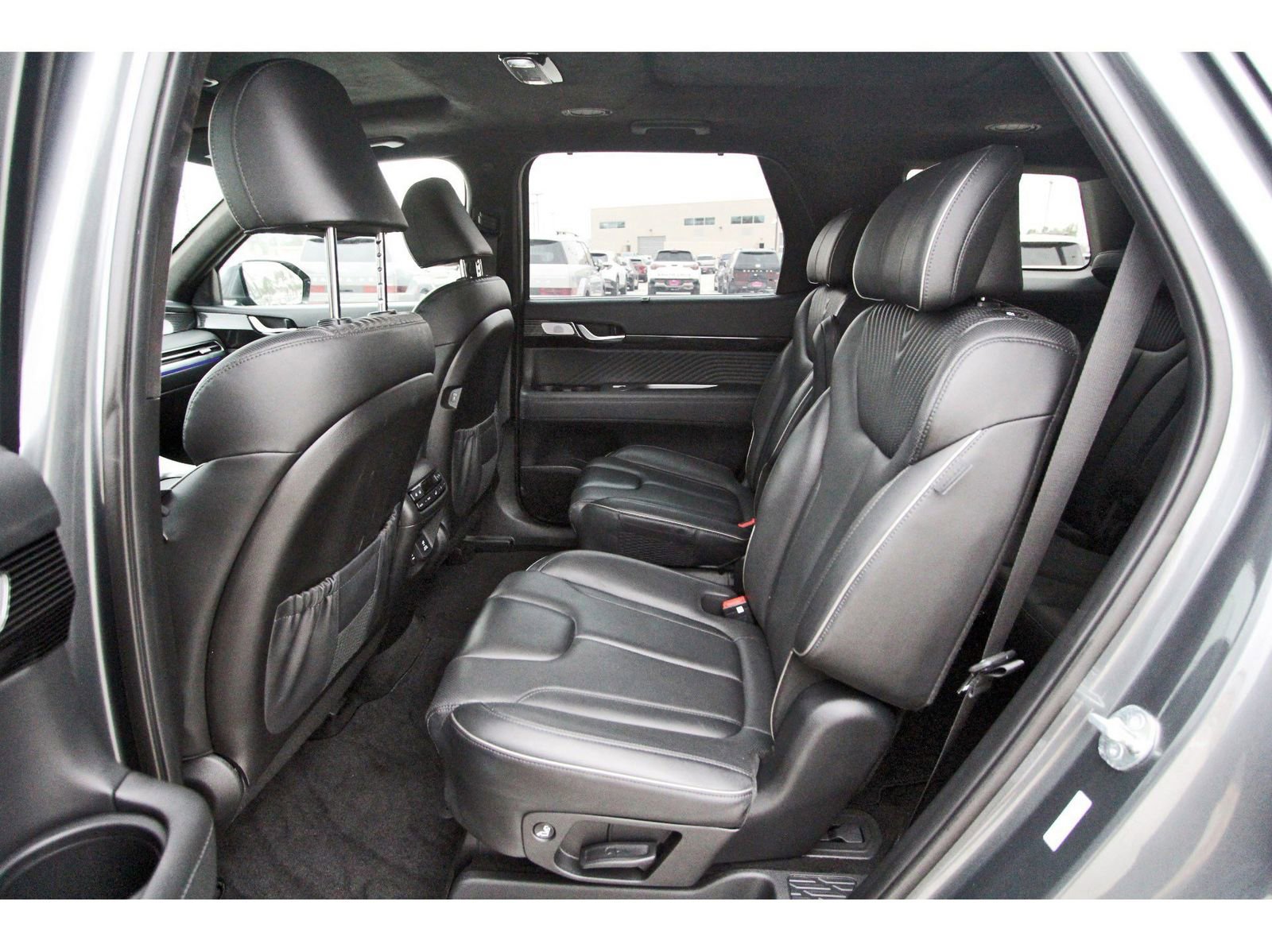 Used 2023 Hyundai Palisade Calligraphy image 10
