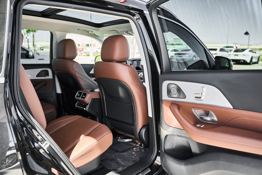 Used 2025 Mercedes-Benz GLS 450 4MATIC image 13