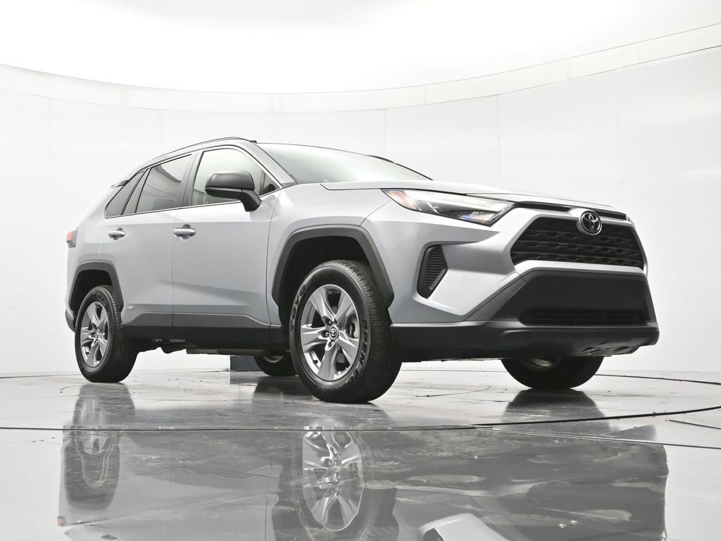 Used 2025 Toyota RAV4 LE AWD/4WD image 38