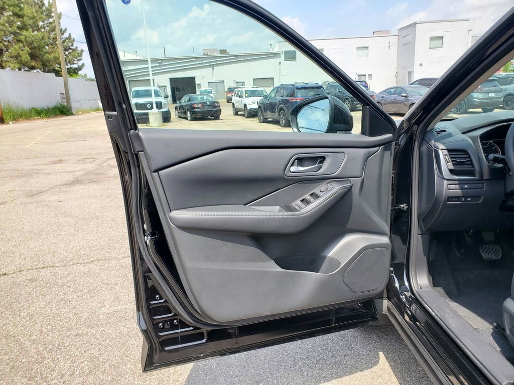 New 2026 Nissan Rogue SV AWD/4WD image 15