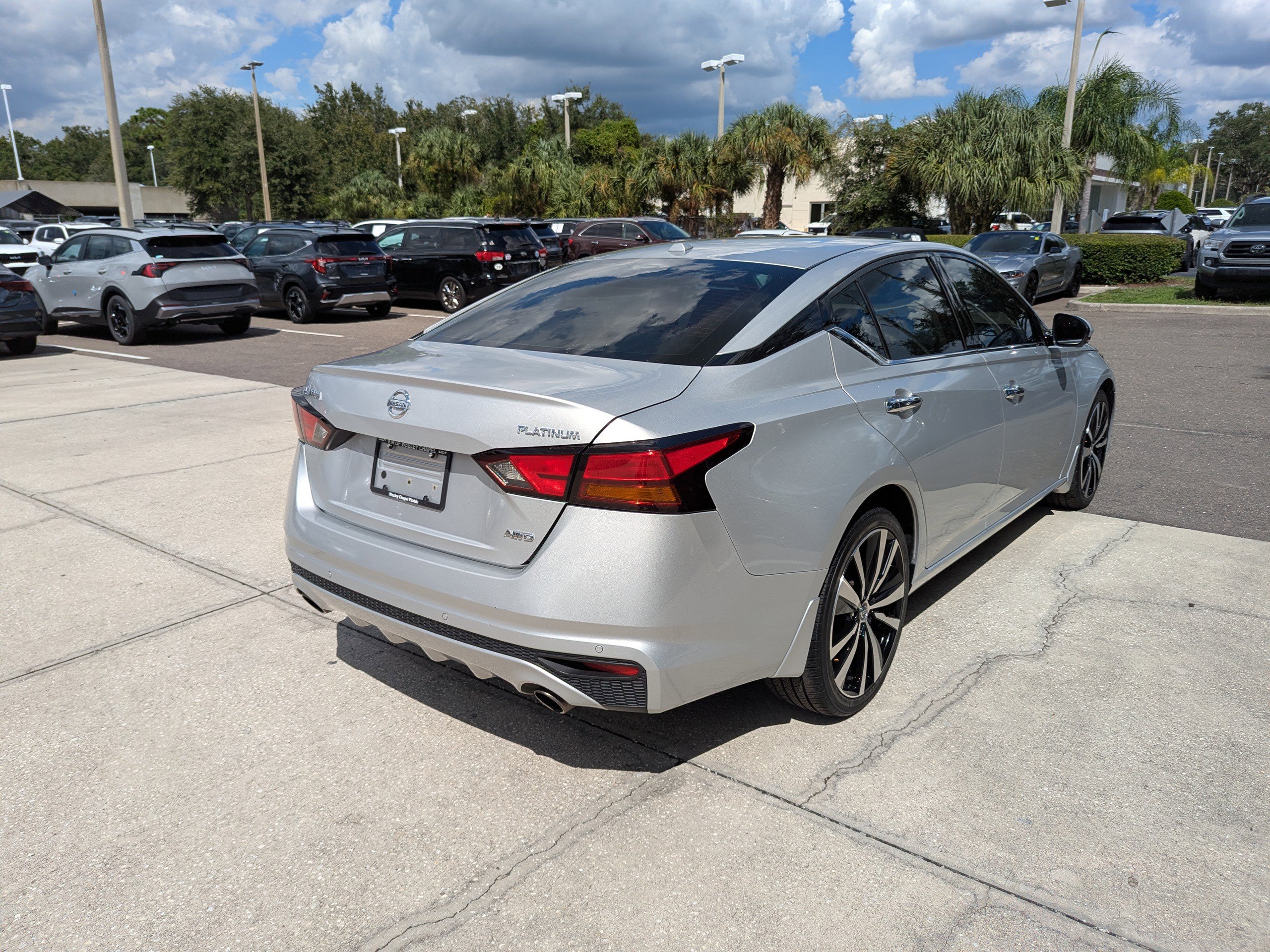 Used 2019 Nissan Altima 2.5 Platinum image 4
