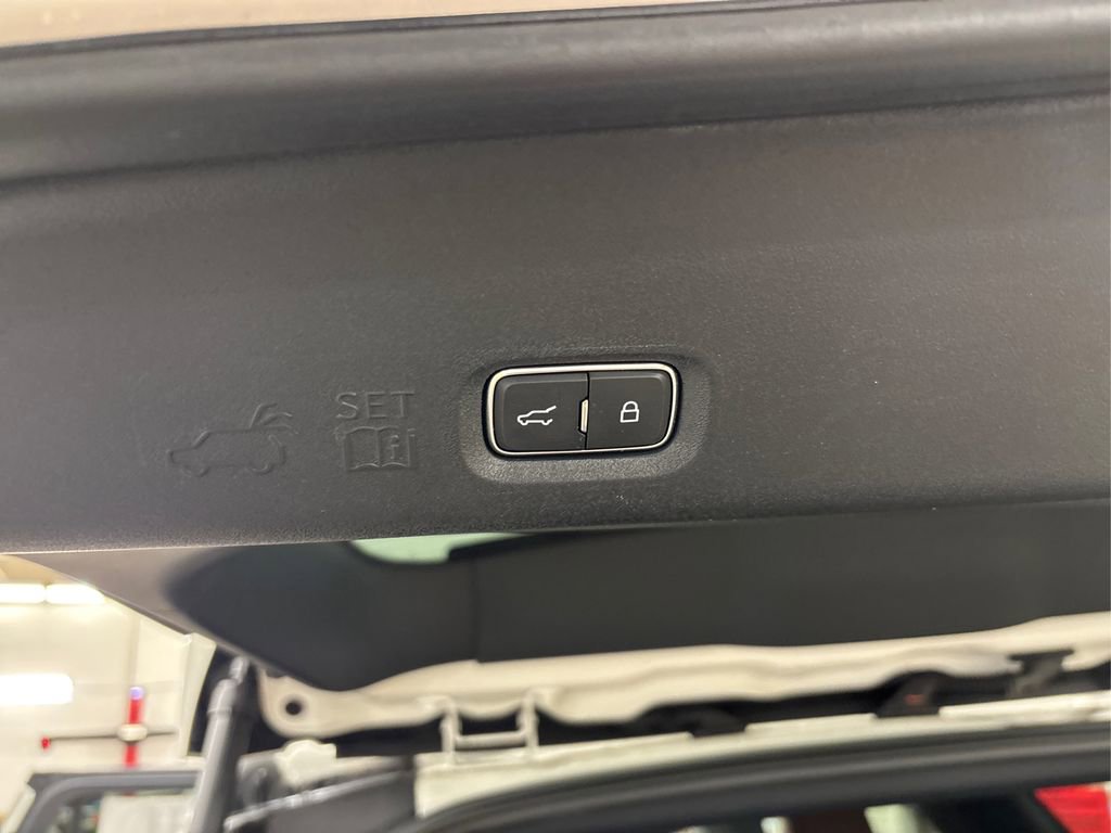 Used 2025 Lincoln Navigator L Reserve image 14