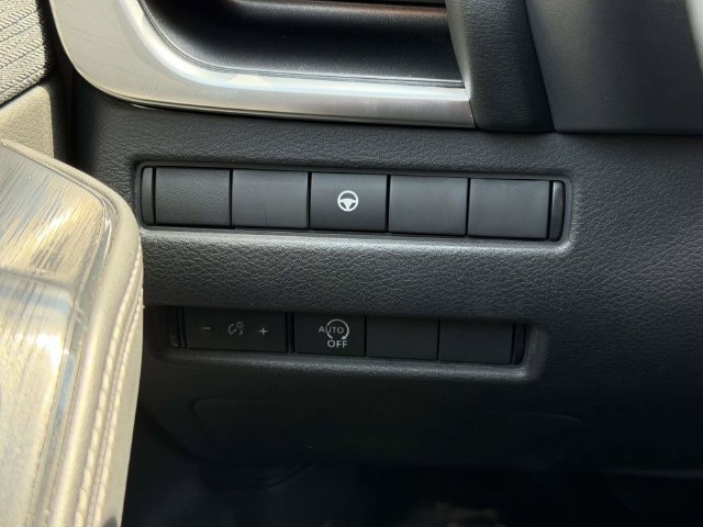 Used 2023 Nissan Rogue SV AWD/4WD image 25