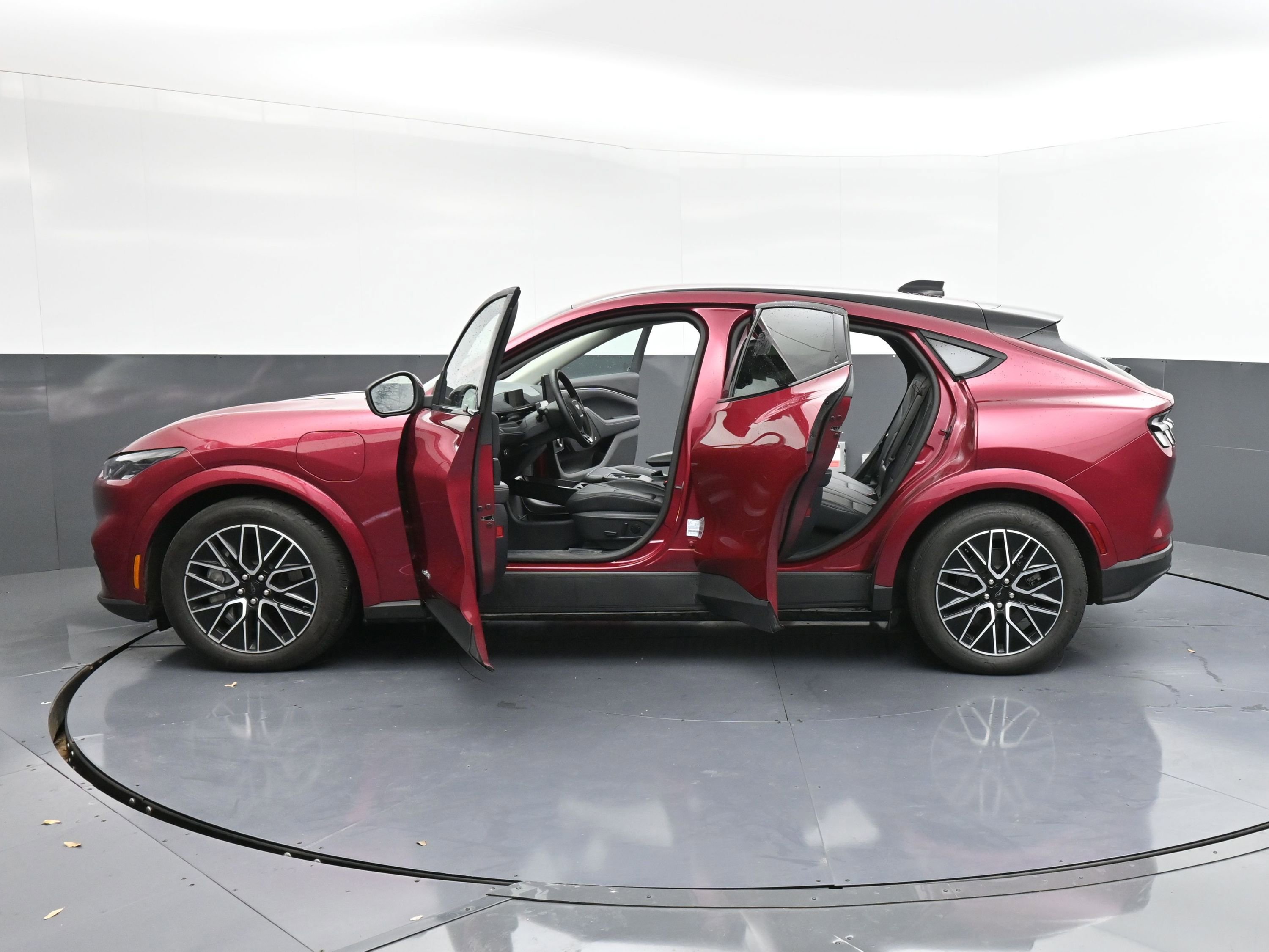 Used 2025 Ford Mustang Mach-E Premium image 43