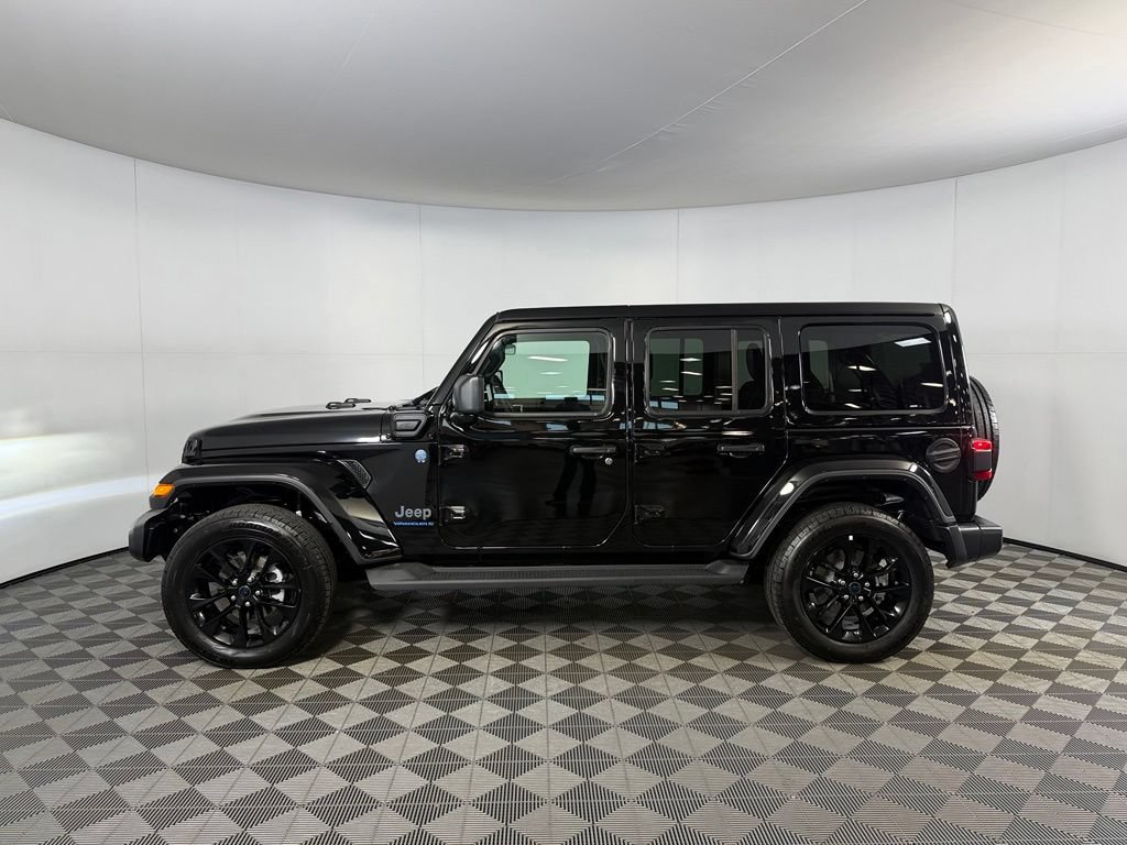 Certified 2025 Jeep Wrangler Unlimited Sahara AWD/4WD image 10