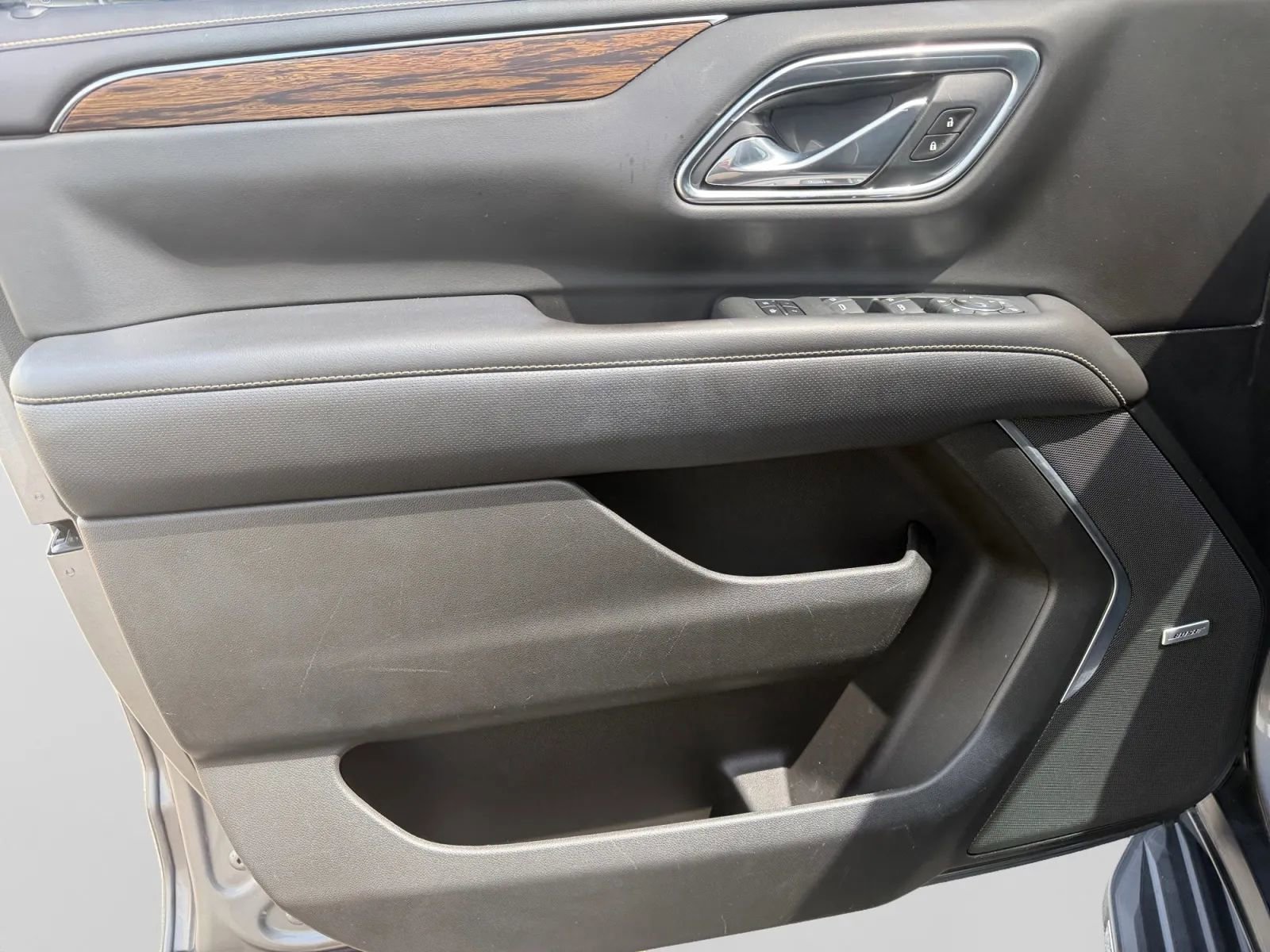 Used 2021 Chevrolet Tahoe Premier w/ Premium Package AWD/4WD image 14
