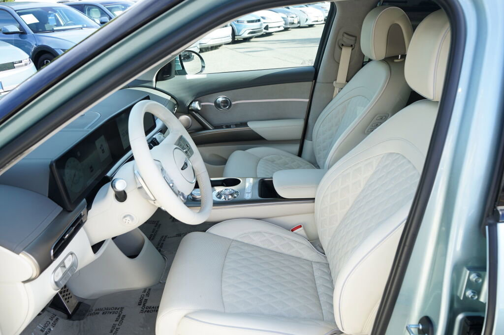 Used 2024 Genesis GV60 Performance image 15