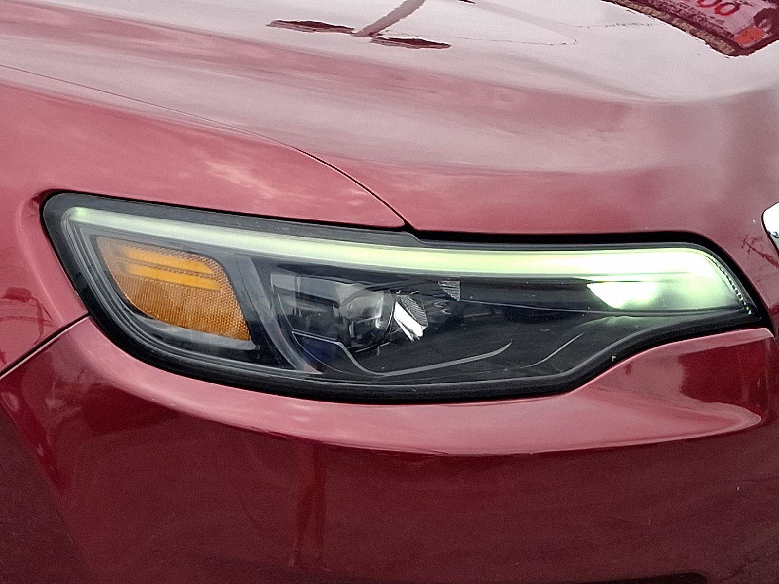 Used 2019 Jeep Cherokee Limited AWD/4WD image 9