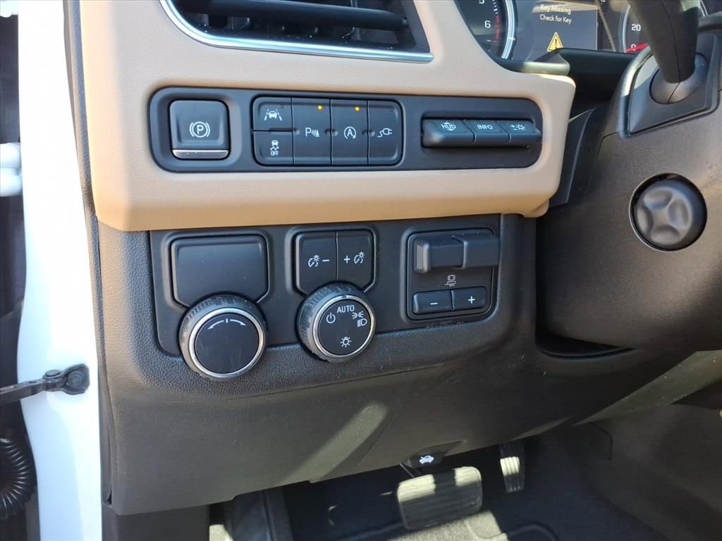 Used 2021 Chevrolet Suburban Premier w/ Premium Package image 23