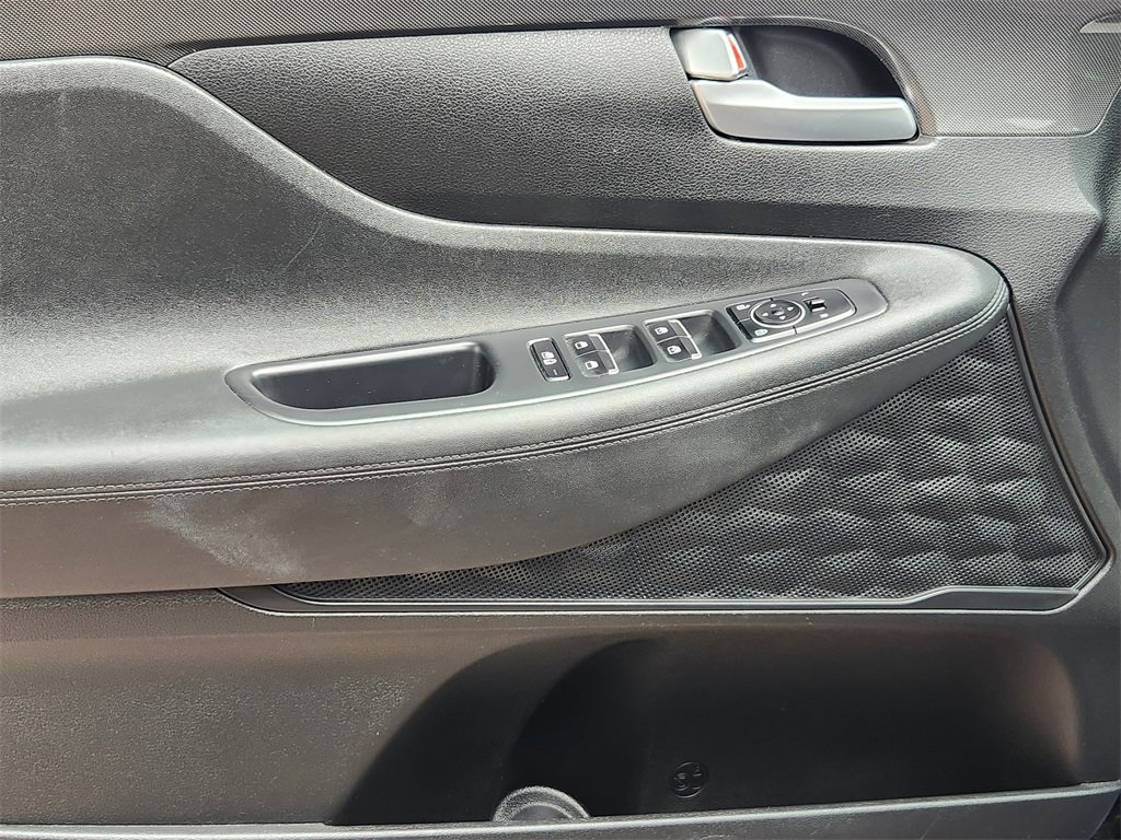 Used 2023 Hyundai Santa Fe SEL image 3
