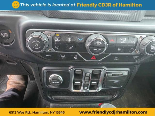 Used 2023 Jeep Gladiator Sport AWD/4WD image 16