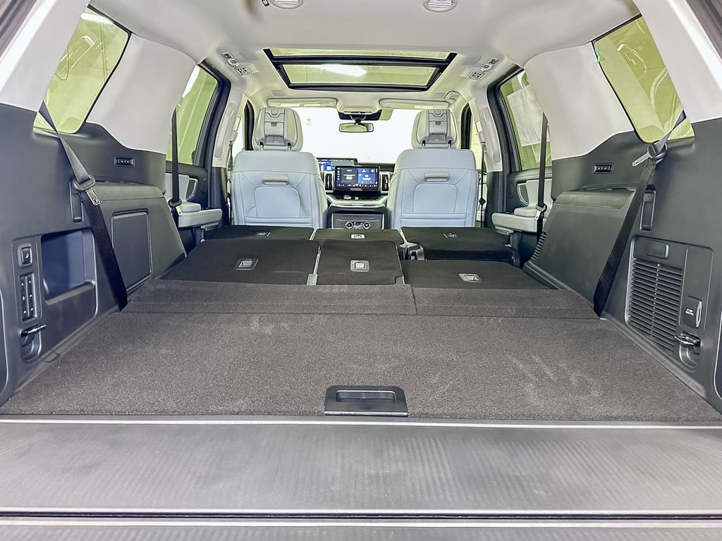 New 2026 Ford Expedition Platinum image 19