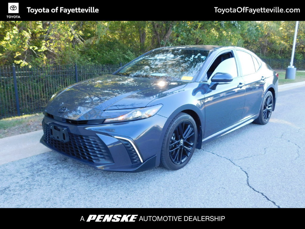 Certified 2025 Toyota Camry SE FWD image 1