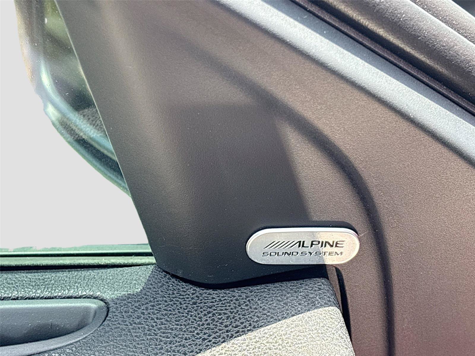 Used 2018 Chrysler 300 Limited w/ Safetytec Plus Group RWD image 19