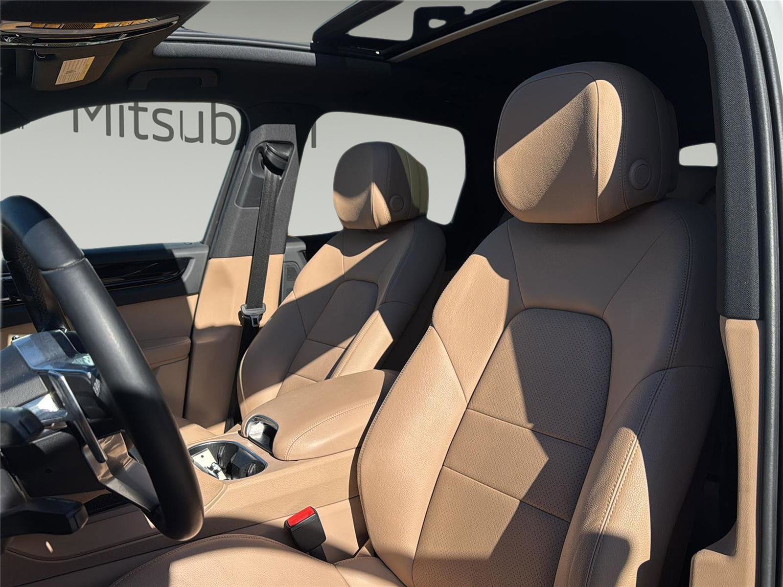 Used 2023 Porsche Cayenne image 13