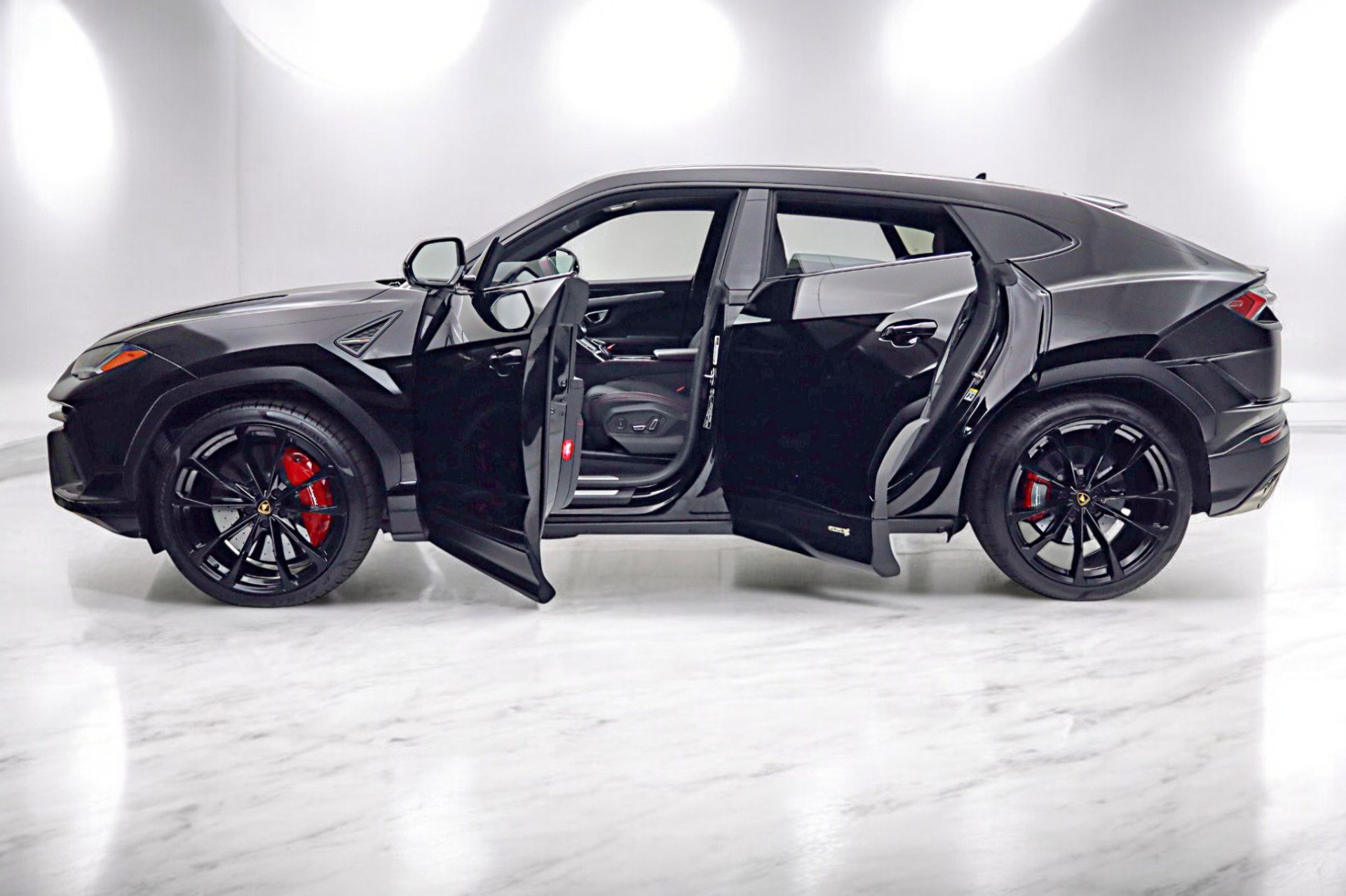 Used 2024 Lamborghini Urus S image 4